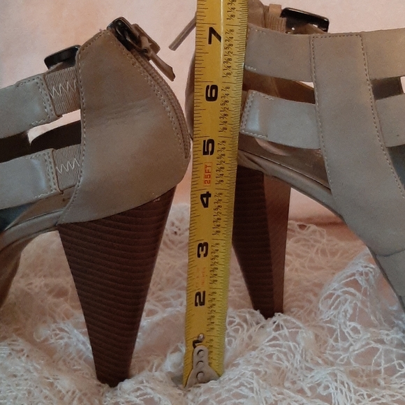 Guess high heel shoes - Picture 3 of 6